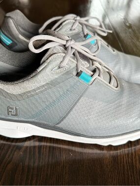 Men’s FootJoy Golf Shoes Gray  with Aqua Accent 11.5